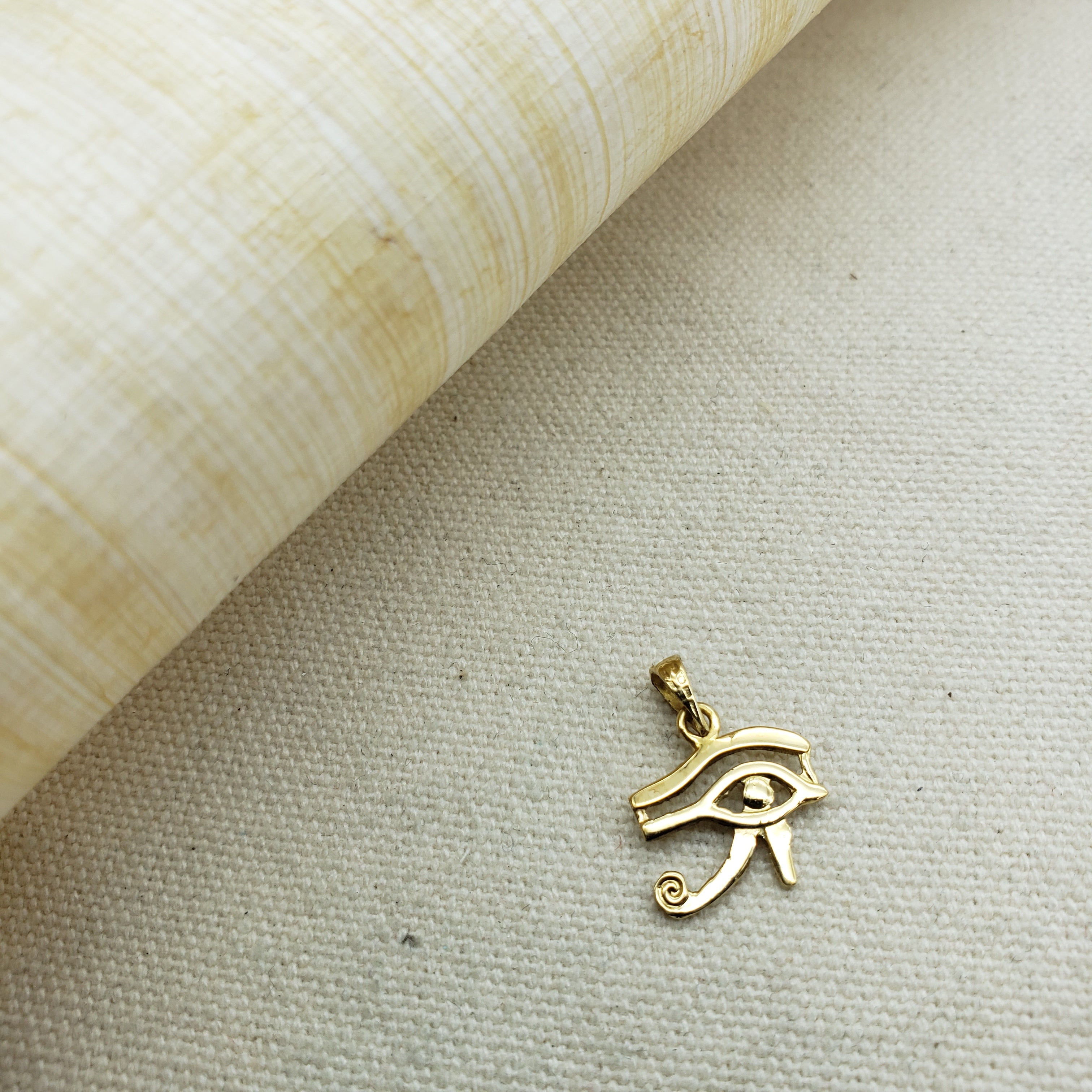 18k Gold Egyptian Eye Pendant