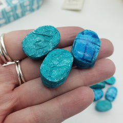 Ägyptische Skarabäus-Perlen, 12er-Set, mittelgroß, vertikal gebohrt, hellblauer Speckstein, hergestellt in Ägypten