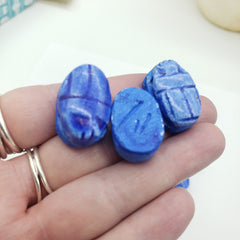 Ägyptische Skarabäusperlen, 12er-Set, mittel- bis dunkelblauer Speckstein, hergestellt in Ägypten