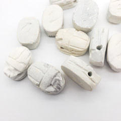 Ägyptische Skarabäusperlen, 12er-Set, mittelgroß – Weißer Speckstein – Hergestellt in Ägypten