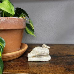 Ägyptische Entenstatue aus Speckstein – Hergestellt in Ägypten