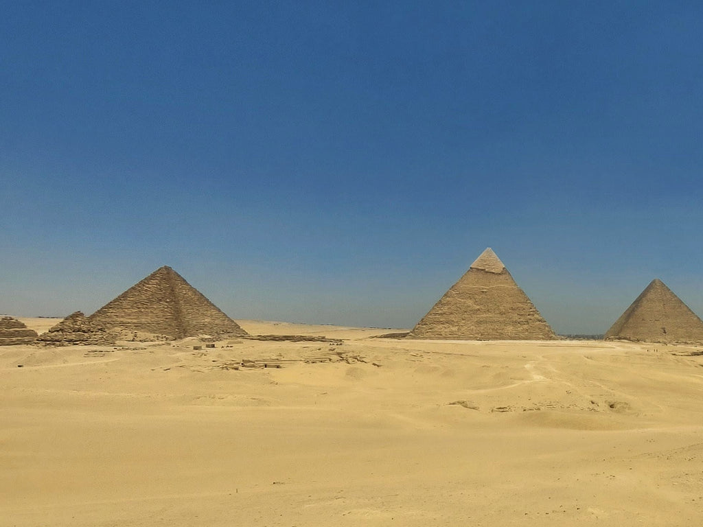 Egyptian Travel: Visiting the Pyramids of Giza Complex