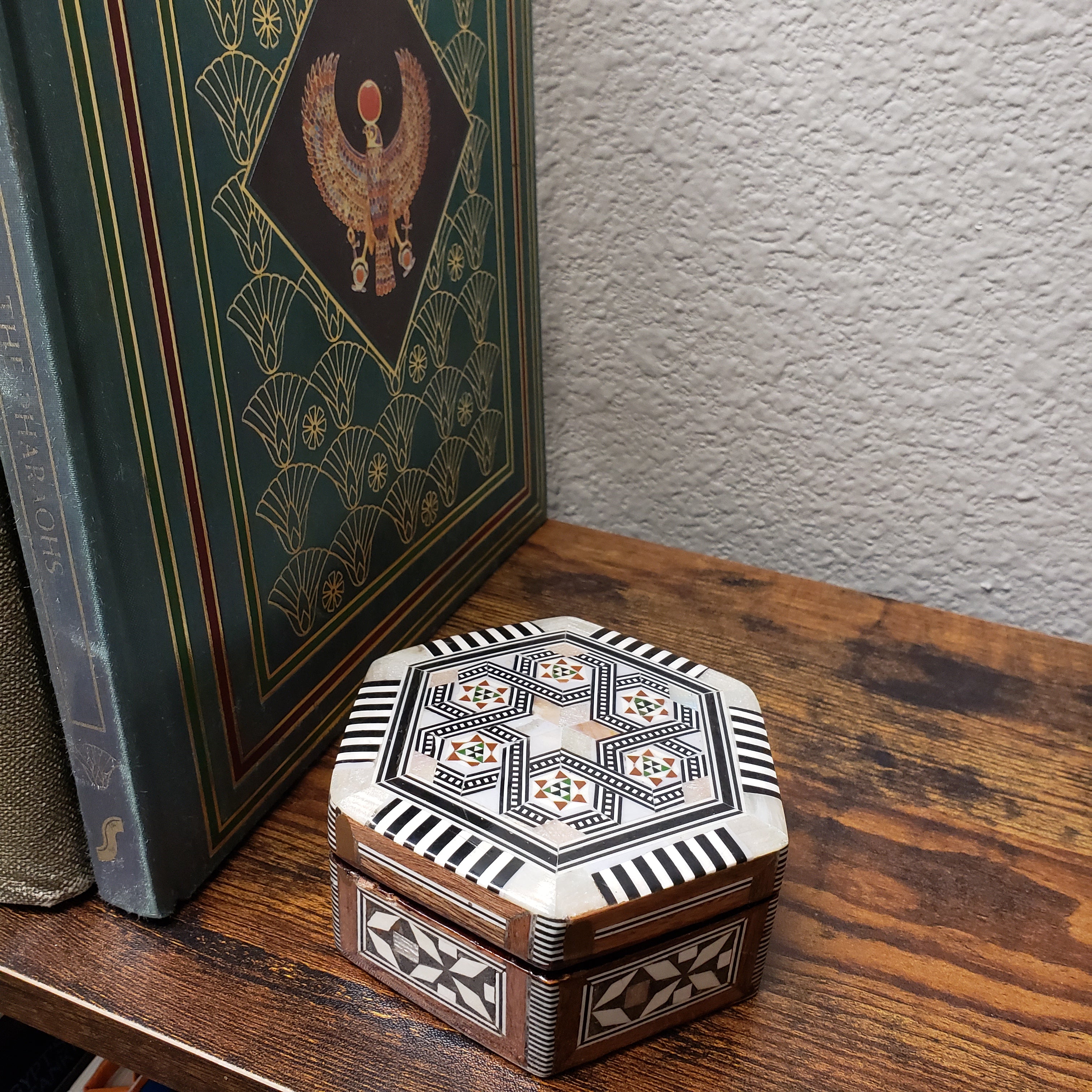 Egyptian Wooden Jewelry Box with "Mother of Pearl" Inlaid - Hexagon