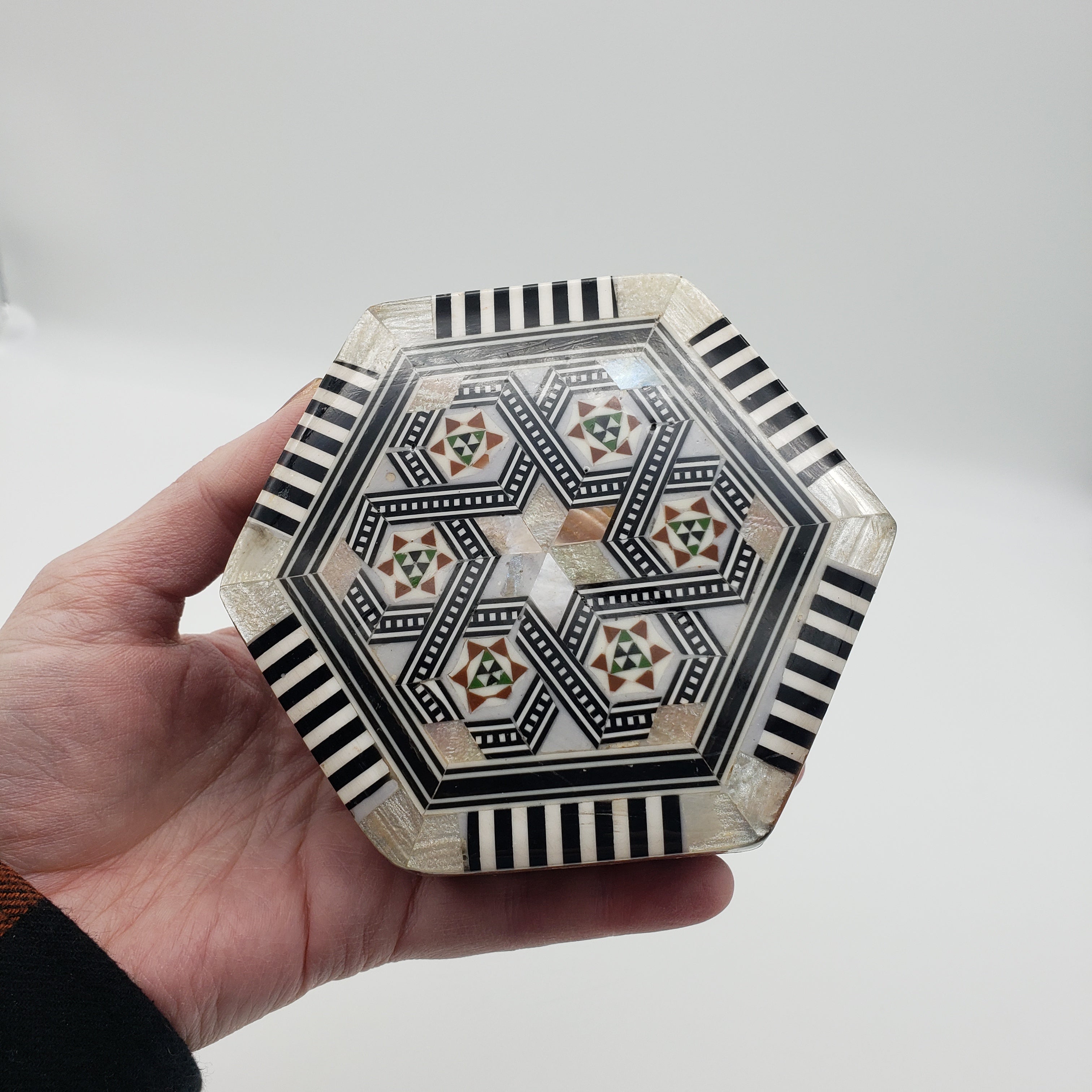Egyptian Wooden Jewelry Box with "Mother of Pearl" Inlaid - Hexagon