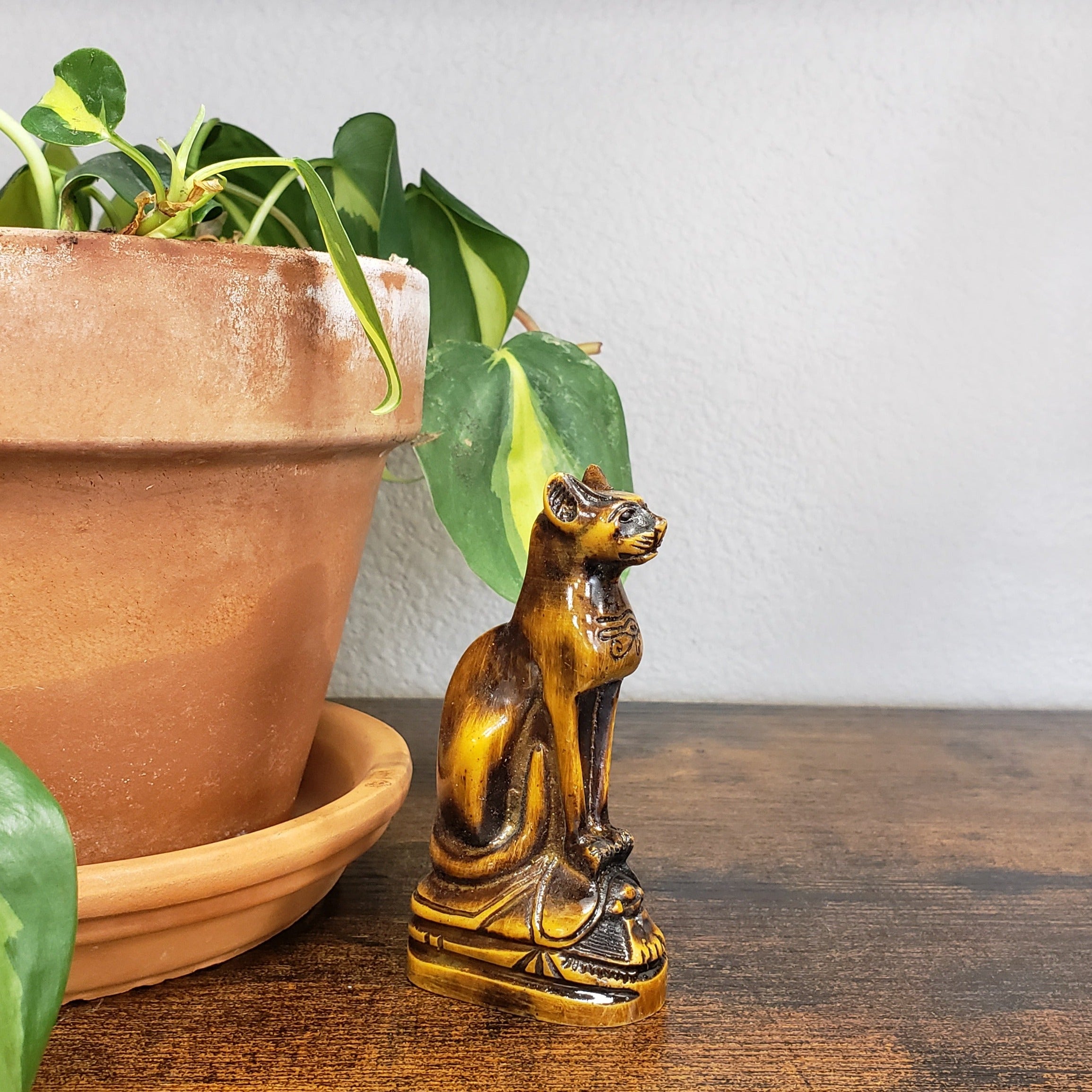 BASTET CAT ON SCARAB BROWN SM - 3.75"