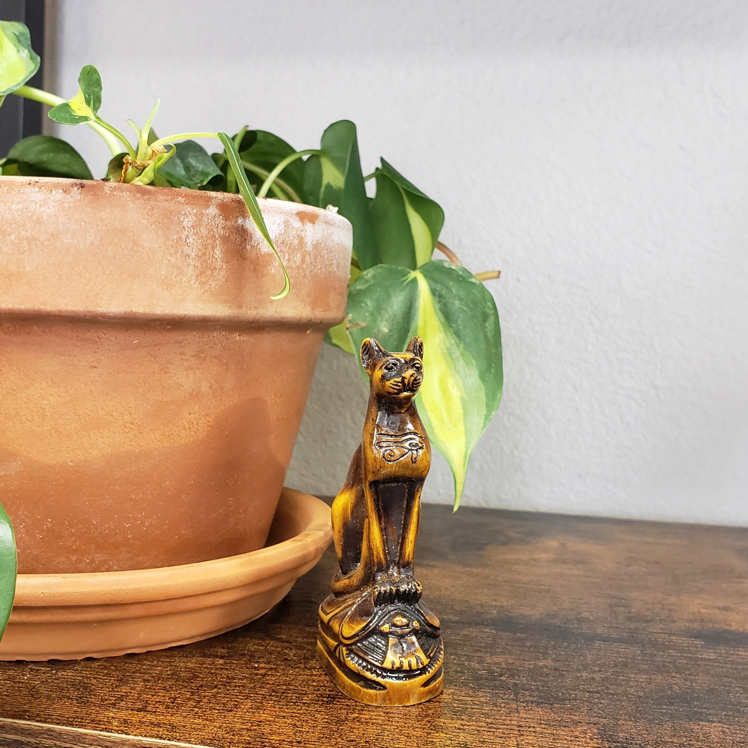 BASTET CAT ON SCARAB BROWN SM - 3.75"