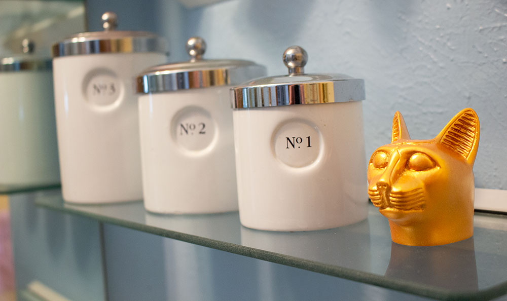 MINI EGYPTIAN BASTET CAT BUST STATUE - GOLD - MADE IN EGYPT